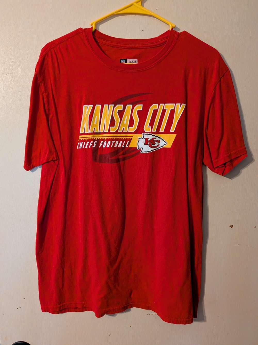 NFL Red Kansas City Chiefs Logo Tee - Men's Short Sleeve